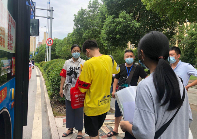 多家子公司多措并舉，為高考學(xué)子獻(xiàn)愛心