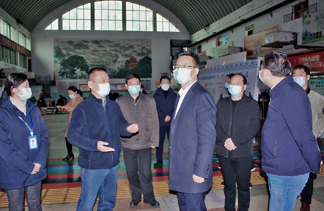 省春運(yùn)辦丁光明一行到景德鎮(zhèn)公交、長運(yùn)督導(dǎo)春運(yùn)工作