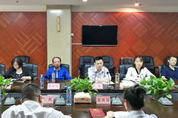 黃俊一行前往九江長(zhǎng)運(yùn)開展廉政巡察“回頭看”檢查