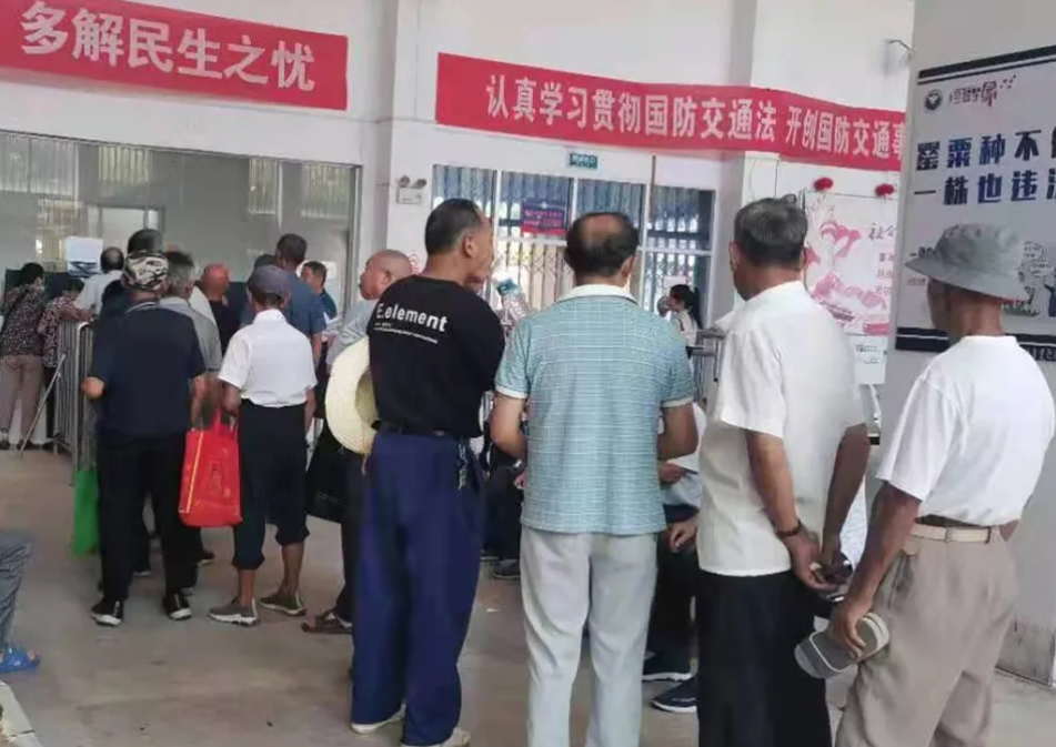 景德鎮(zhèn)長運：浮梁長運老年公交卡年審、換證工作全面展開