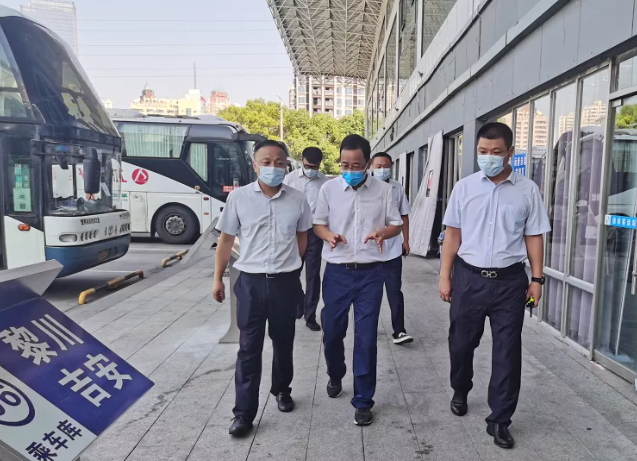 穆孫祥一行督導(dǎo)檢查徐坊客運站、長途汽車站 疫情防控、文明創(chuàng)建等工作