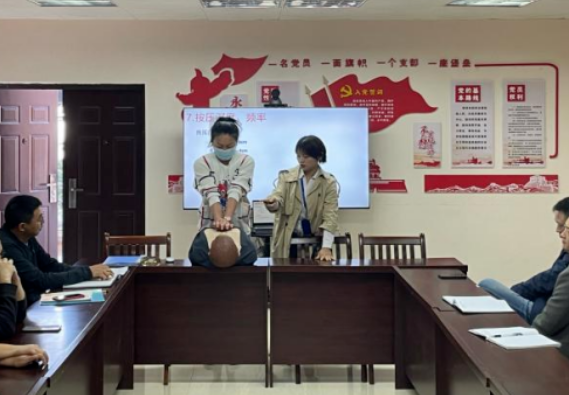 長運出租   開展安全健康知識培訓(xùn)