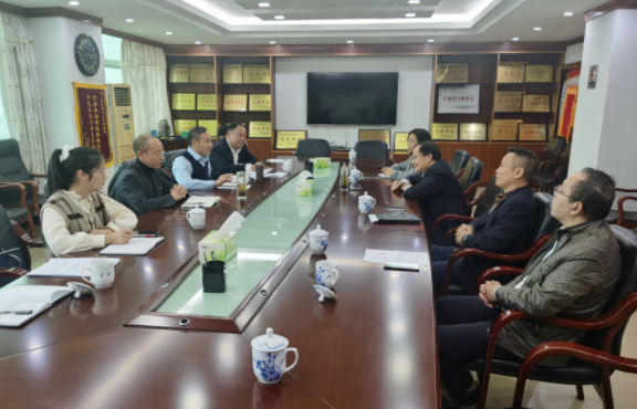 鷹潭市交通運(yùn)輸局、鷹潭公交赴景德鎮(zhèn)學(xué)習(xí)考察“城鄉(xiāng)公交一體化”工作
