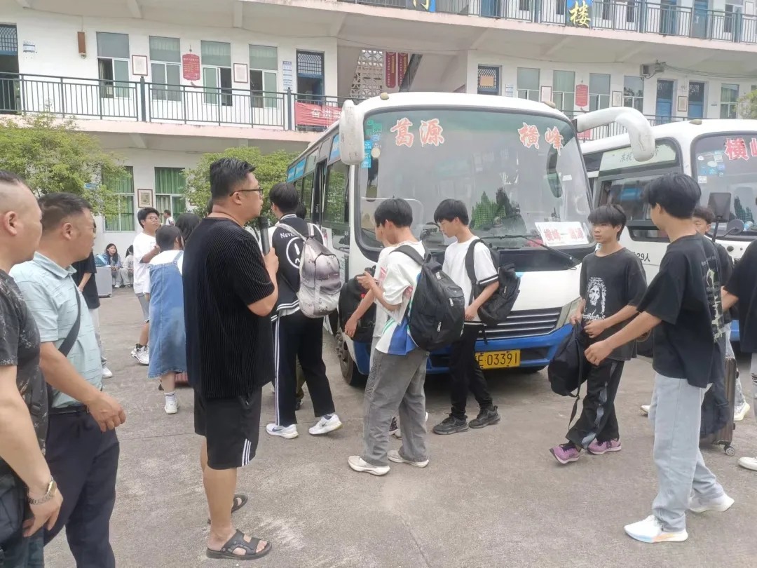 ?上饒汽運:為體育中考學子護航