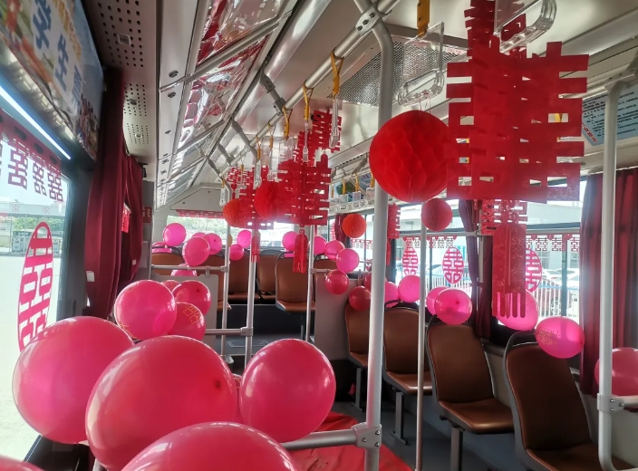 九江長(zhǎng)運(yùn)：公交婚車(chē) 引領(lǐng)婚慶新時(shí)尚