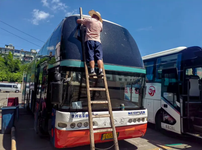 都市城際公交：聚焦車容車貌 奏響服務(wù)質(zhì)量提升強(qiáng)音