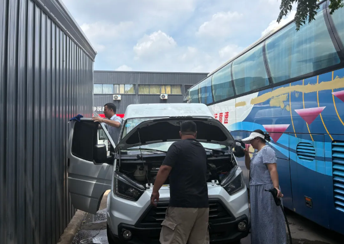 都市城際公交：扮靚車容 美美噠