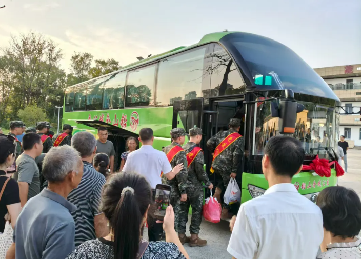 上饒汽運 圓滿完成鉛山新兵運輸任務(wù)