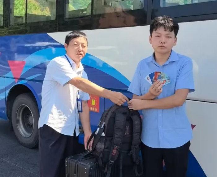?撫州長運(yùn)：行李“搭錯(cuò)車” 暖心尋回獲贊譽(yù)