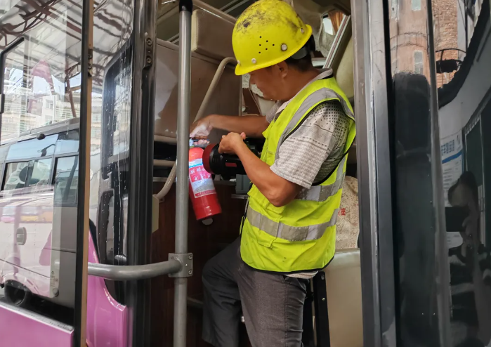 贛州方通：筑牢營(yíng)運(yùn)客車安全例檢防線