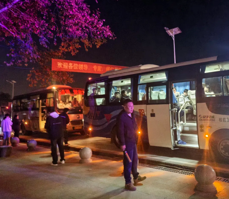 鄱陽長(zhǎng)運(yùn)：四組護(hù)航保中考 安全送考暖人心