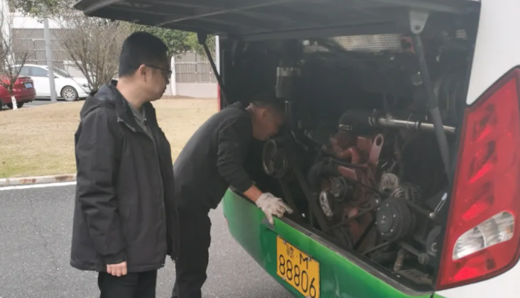 南旅汽車：開展吉安高速通勤車安全專項(xiàng)檢查