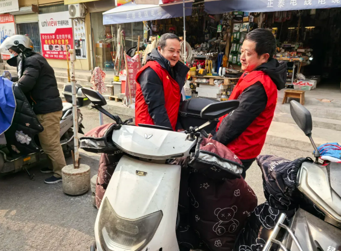 長運物業(yè)：開展電動車停放專項整治與文明交通主題宣傳活動