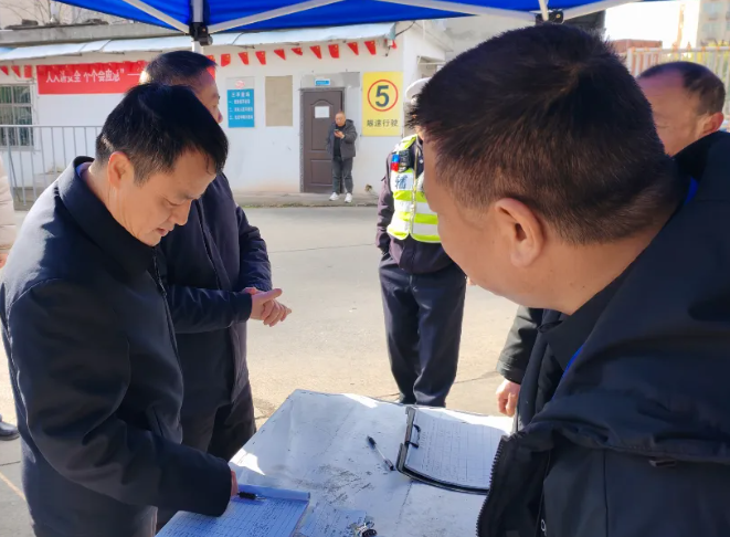 景德鎮(zhèn)市應(yīng)急管理局領(lǐng)導(dǎo)指導(dǎo)春運工作
