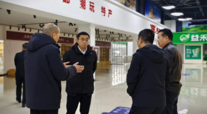 萍鄉(xiāng)市人民政府領(lǐng)導(dǎo)督導(dǎo)萍鄉(xiāng)長運春運安全工作