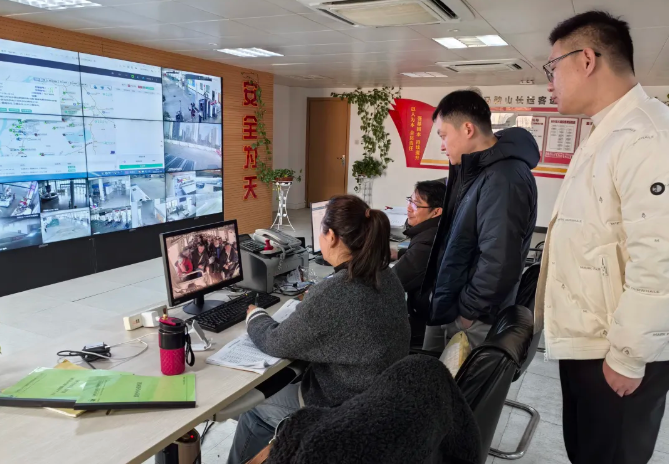 馬鞍山長(zhǎng)客：路查護(hù)航春運(yùn) 筑牢安全屏障